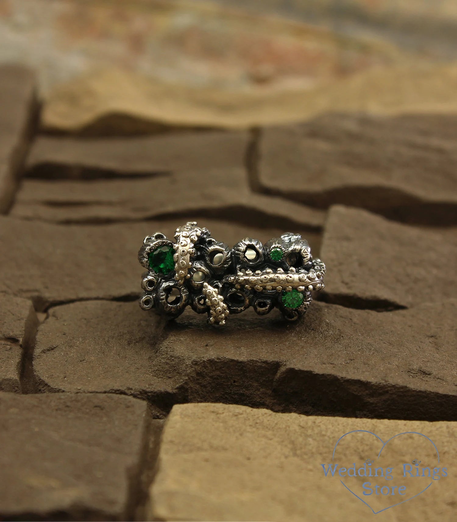 Solid Silver Ocean Seashells Ring with Emerald Gemstone