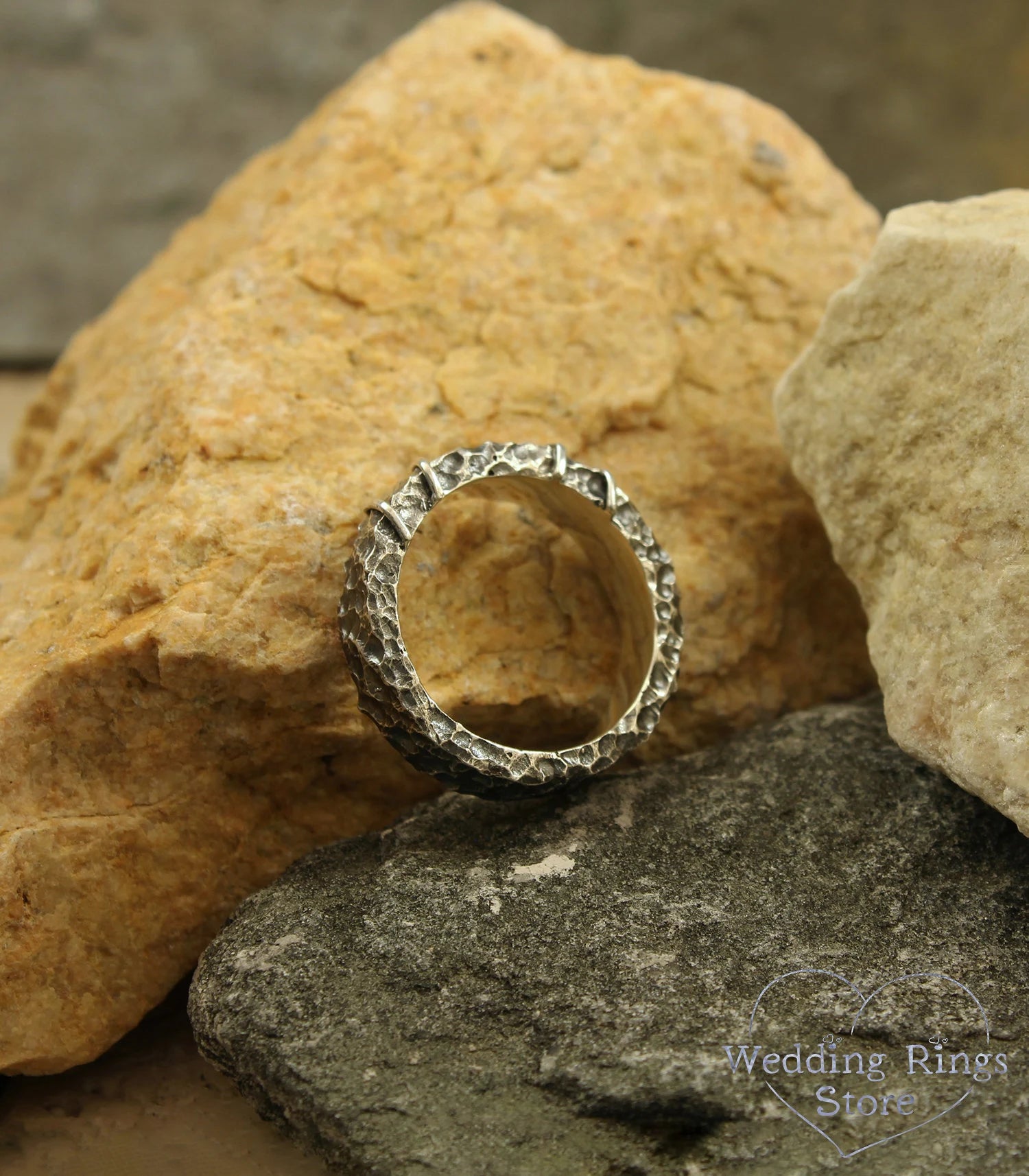 Men's Massvie Coiled Hammered Wedding Band in Silver