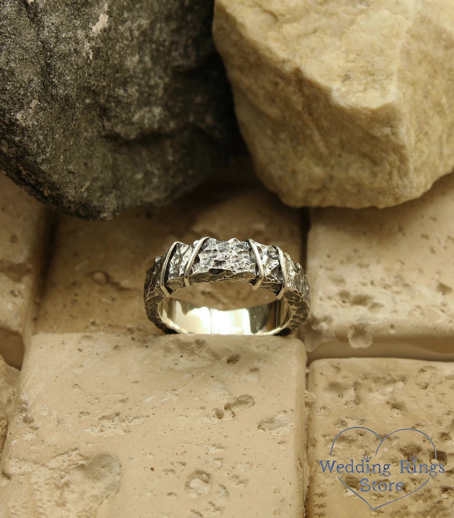 Men's Massvie Coiled Hammered Wedding Band in Silver