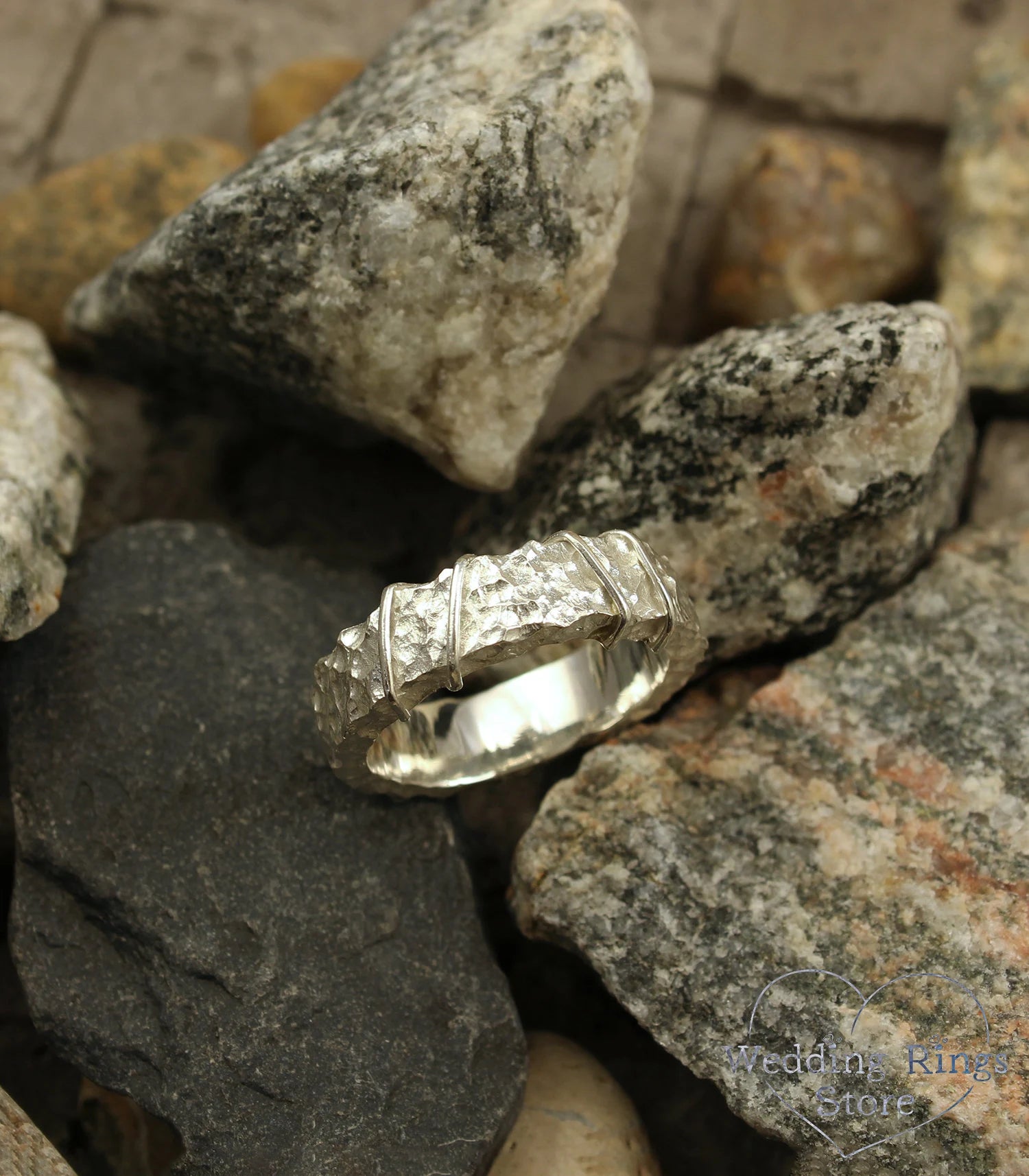 Men's Massvie Coiled Hammered Wedding Band in Silver