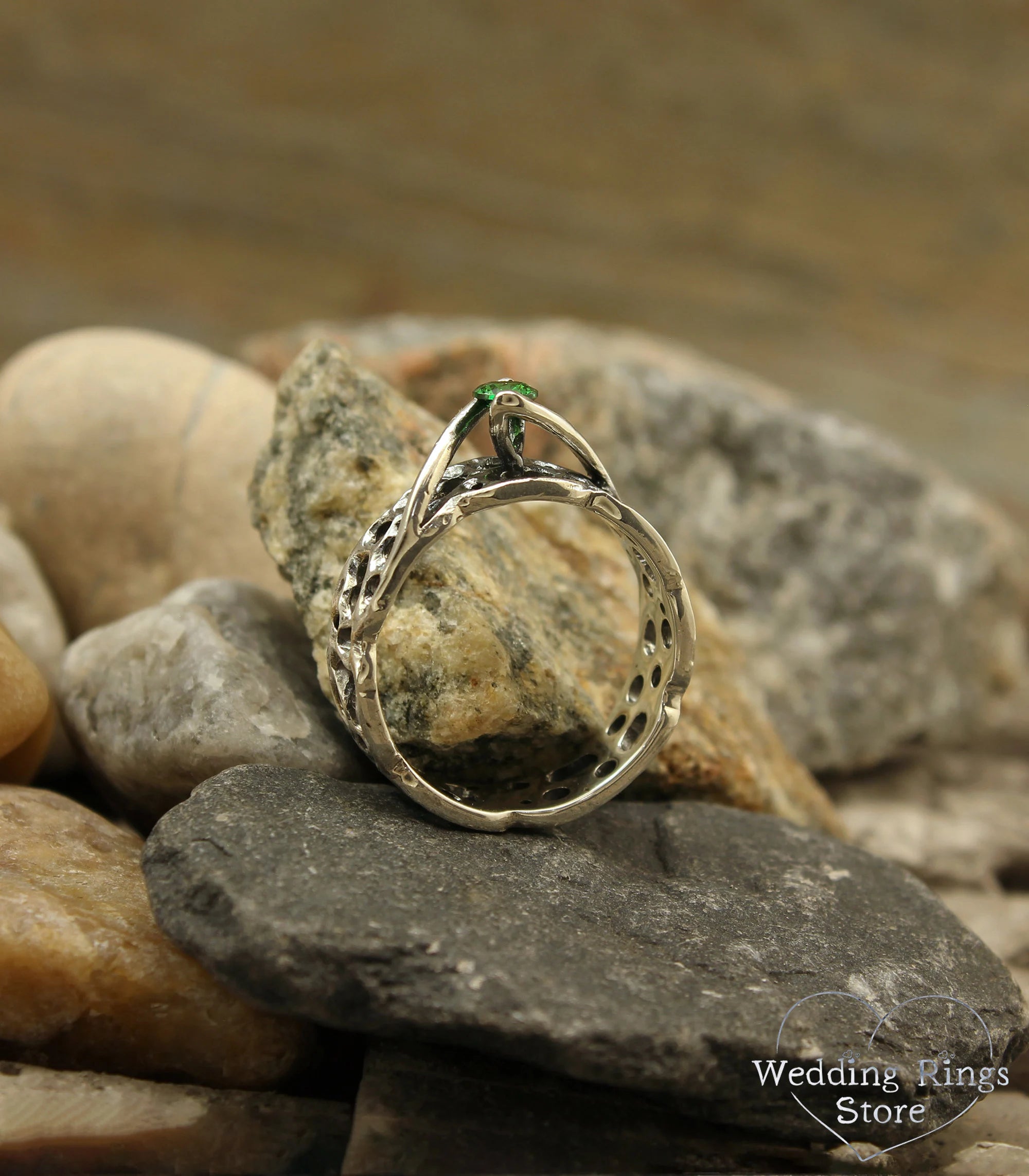 Women's Silver Ocean Ring with Emerald