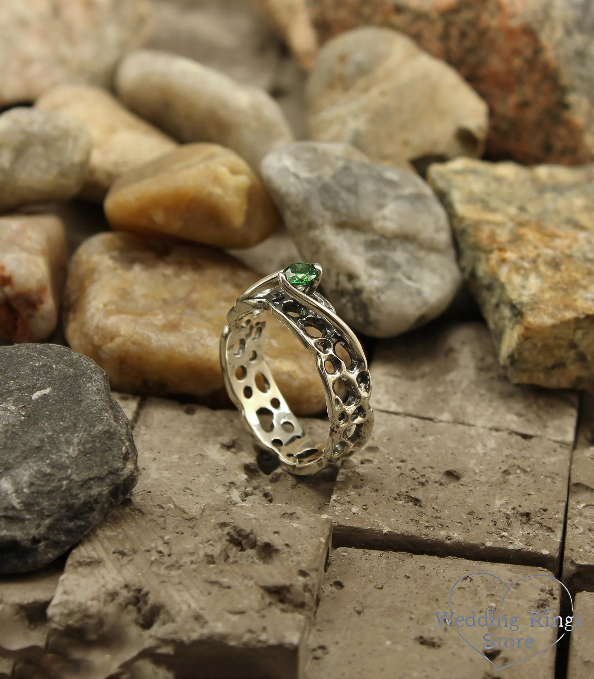 Women's Silver Ocean Ring with Emerald