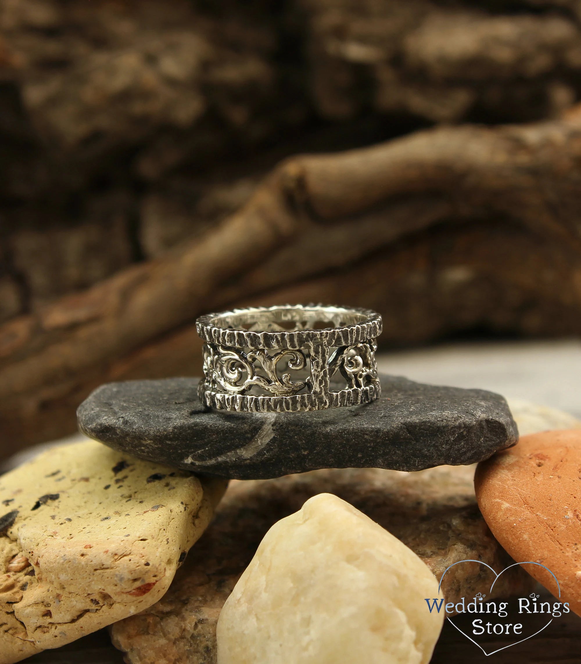 Vintage inspired Wide Silver Ring Vine and Hammered Edges