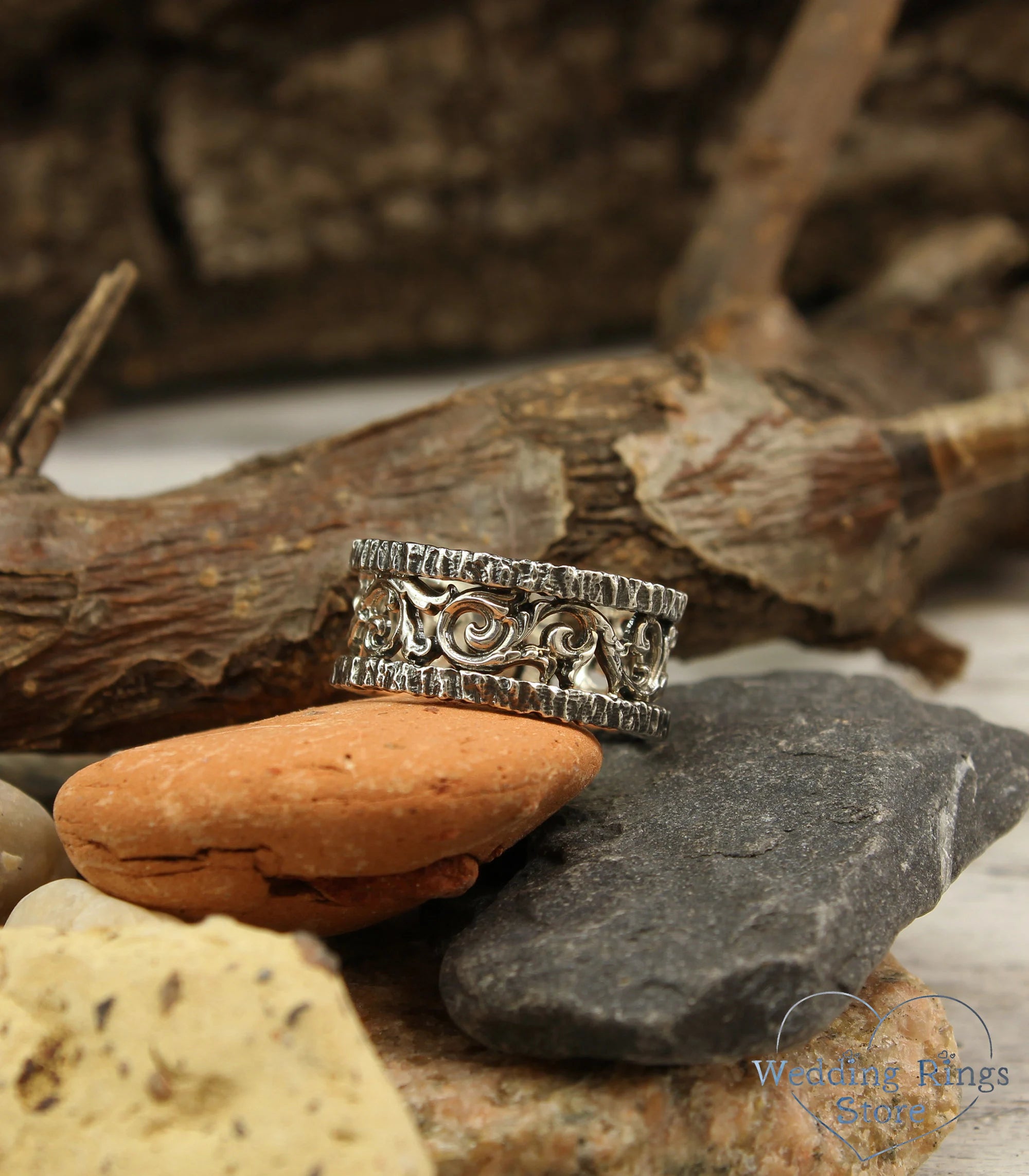 Vintage inspired Wide Silver Ring Vine and Hammered Edges