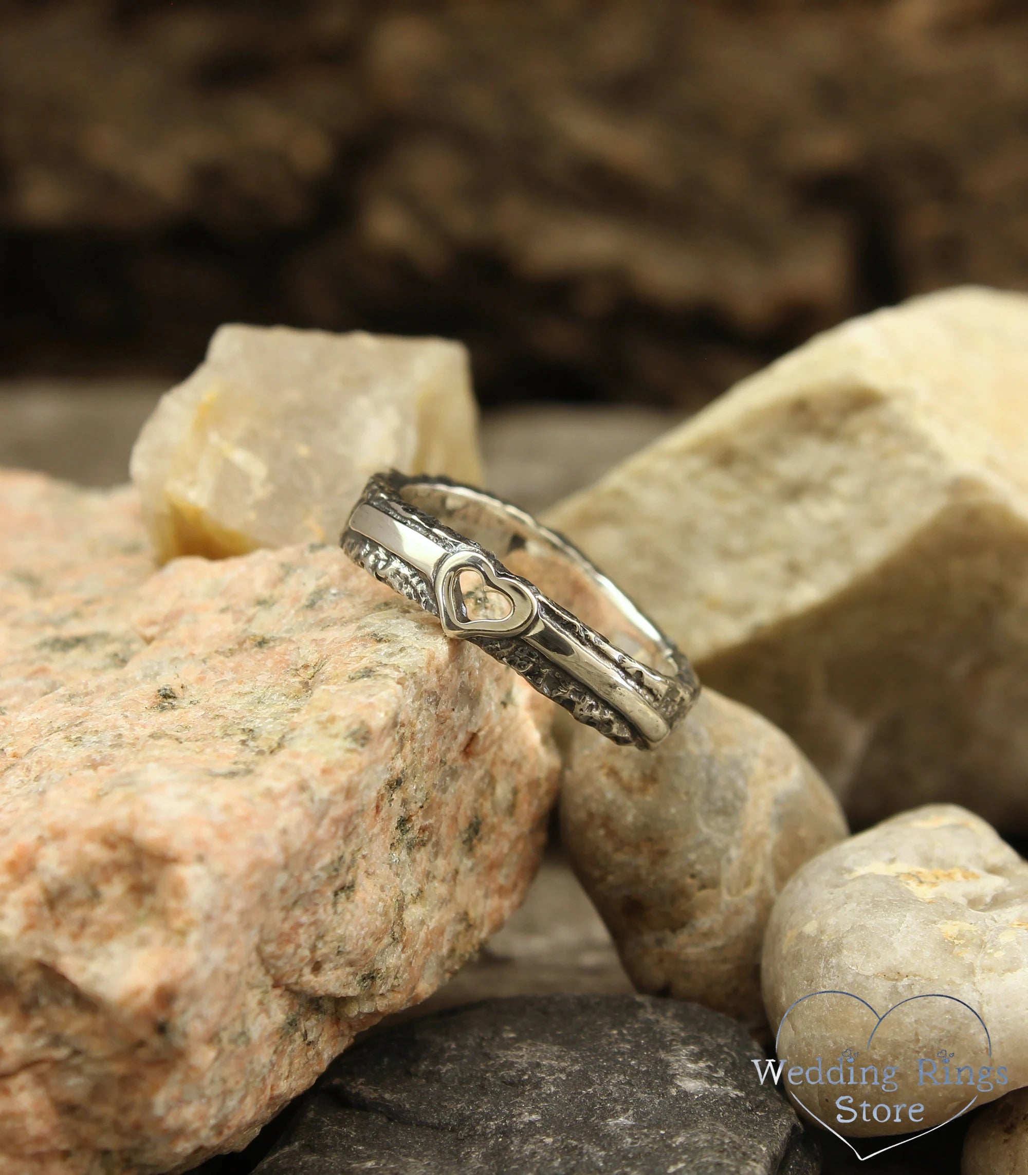 Silver Unique Heart Womens & Mens Engagement Ring