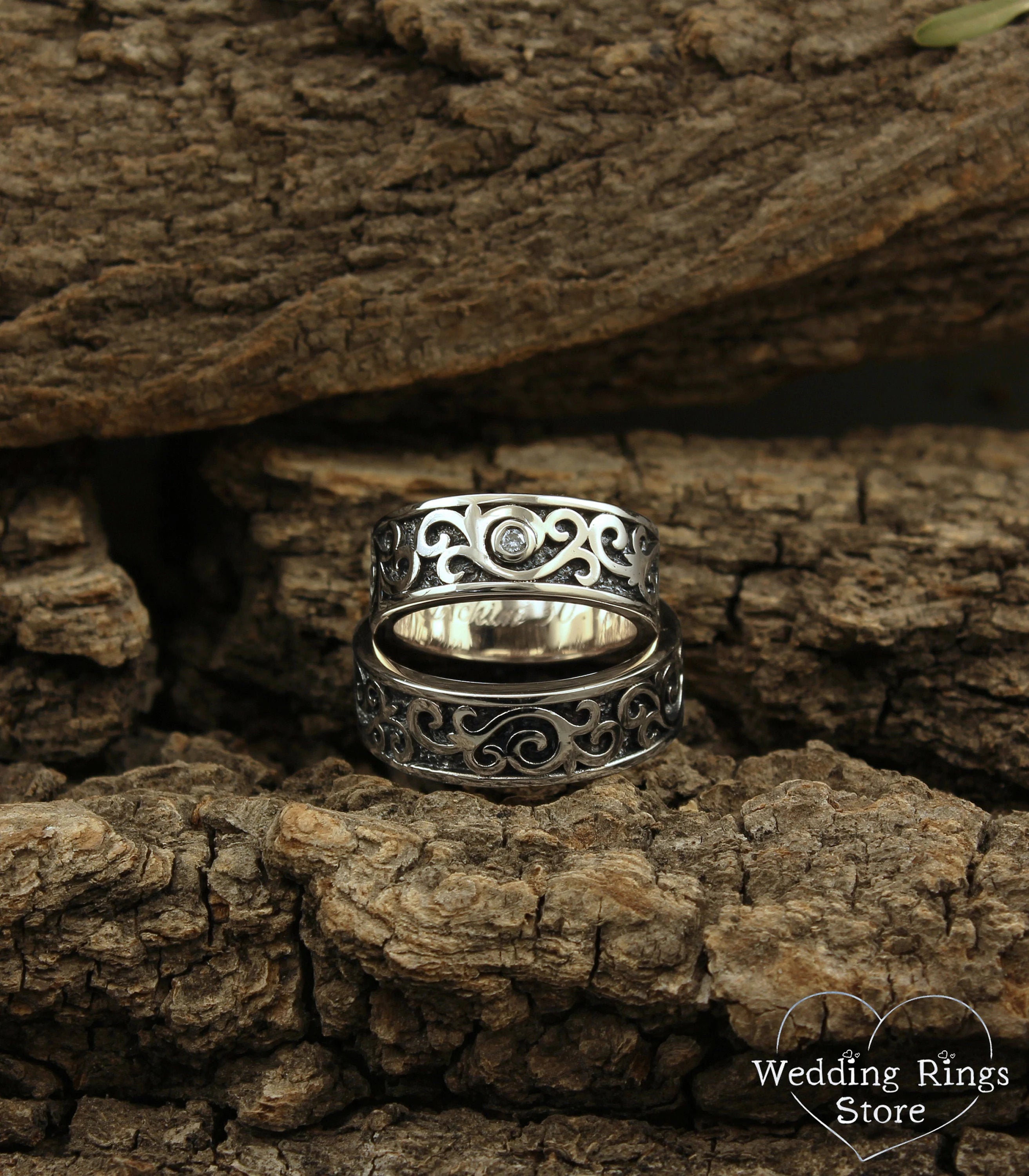 Unique Vine textured Wedding Rings Set with diamond