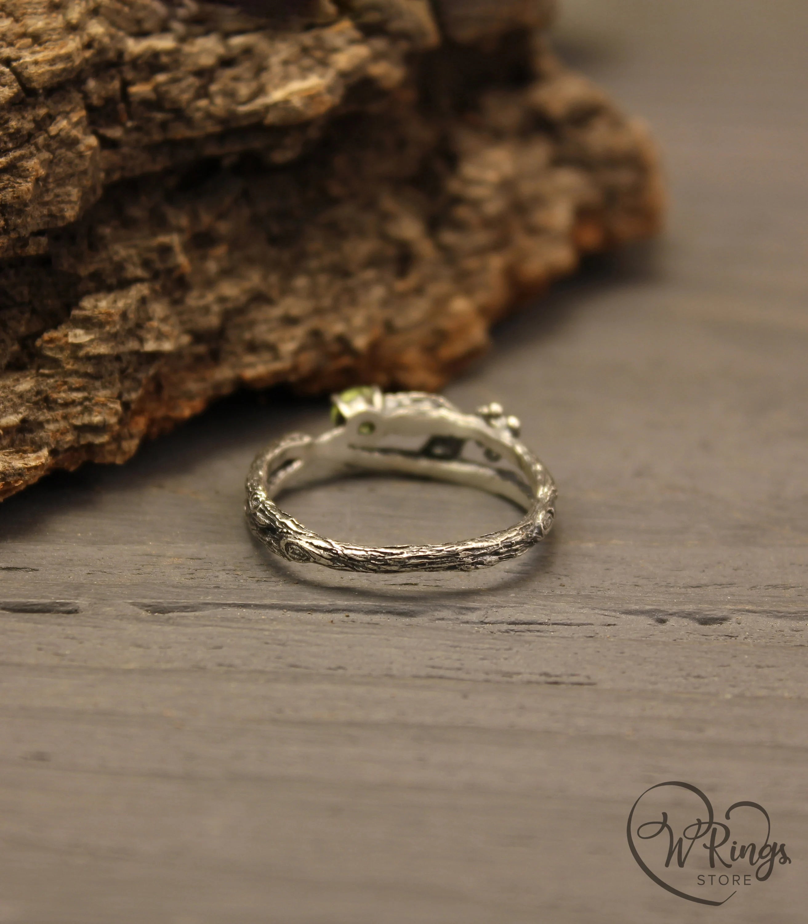 Dainty Branch and Leaves Peridot Ring – Flower on the Twig