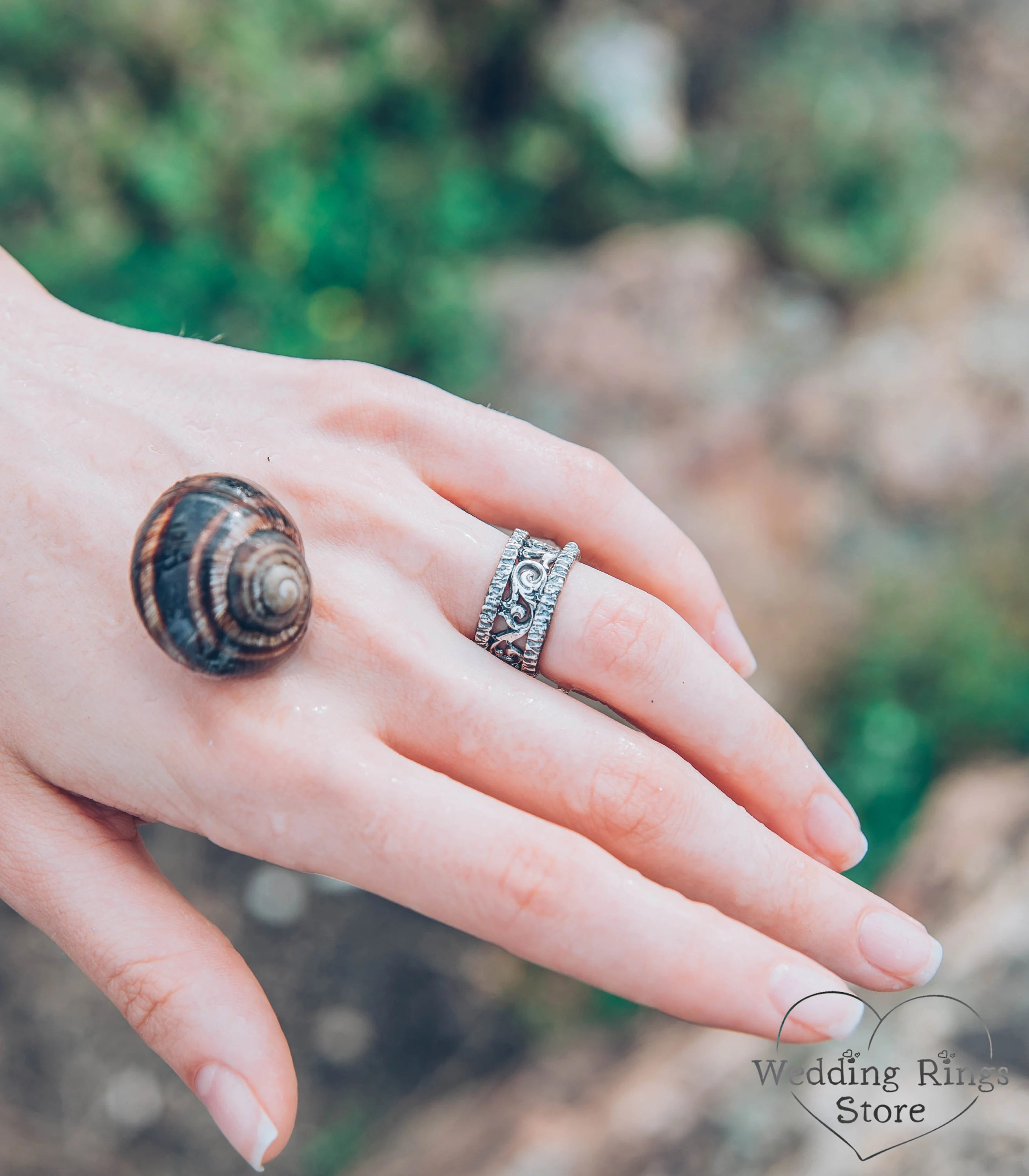 Vintage inspired Wide Silver Ring Vine and Hammered Edges