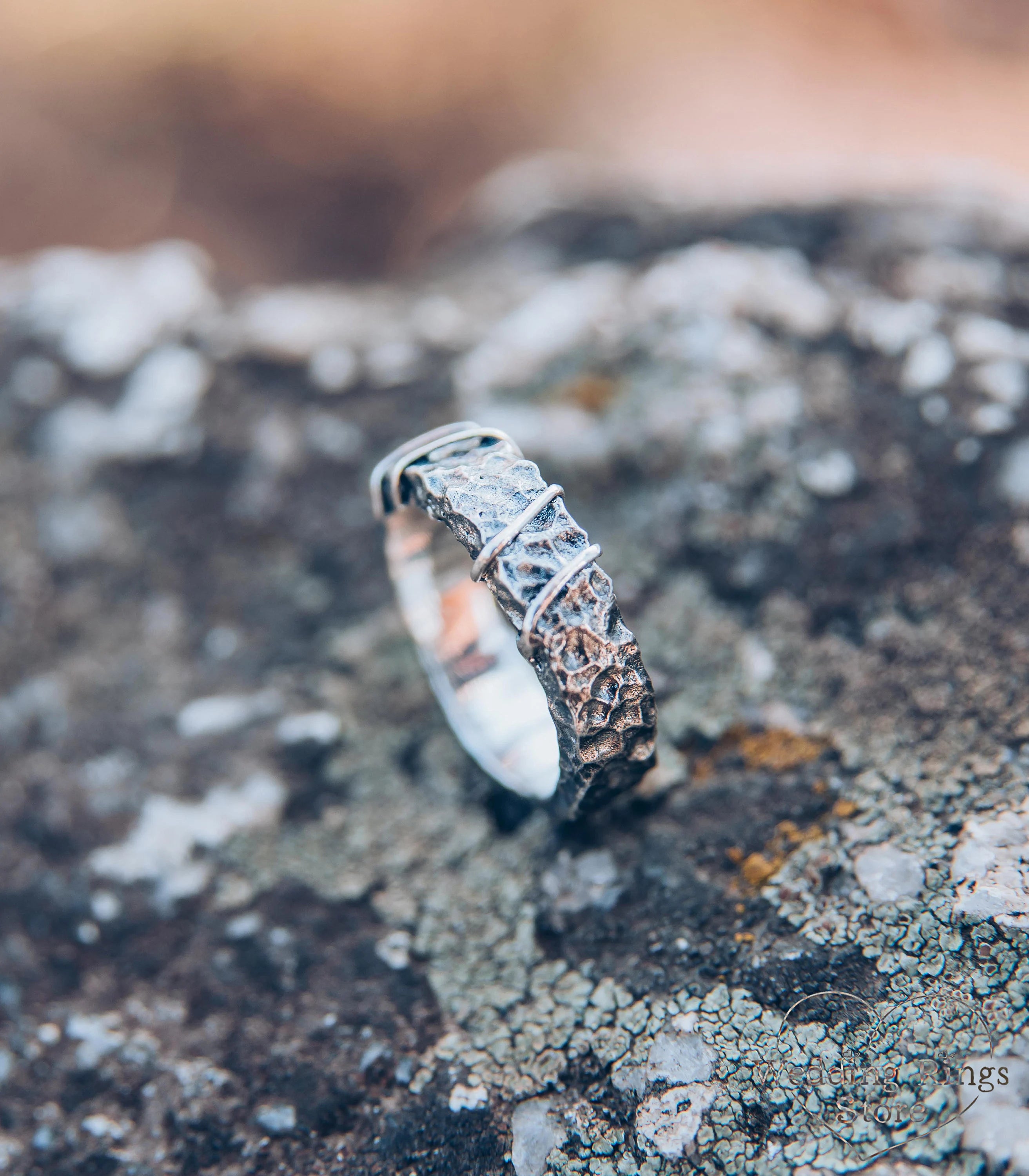 Men's Massvie Coiled Hammered Wedding Band in Silver