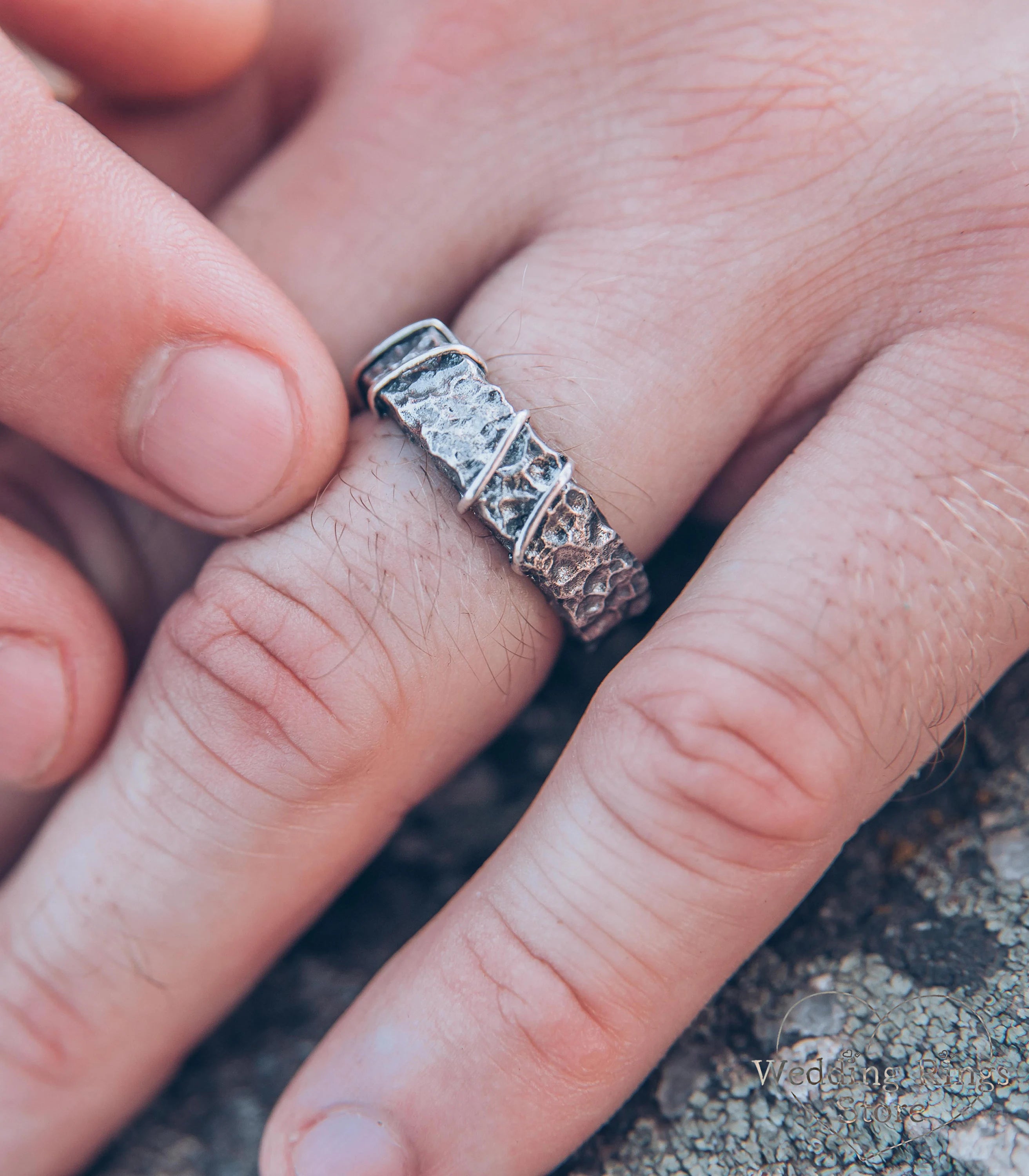 Men's Massvie Coiled Hammered Wedding Band in Silver