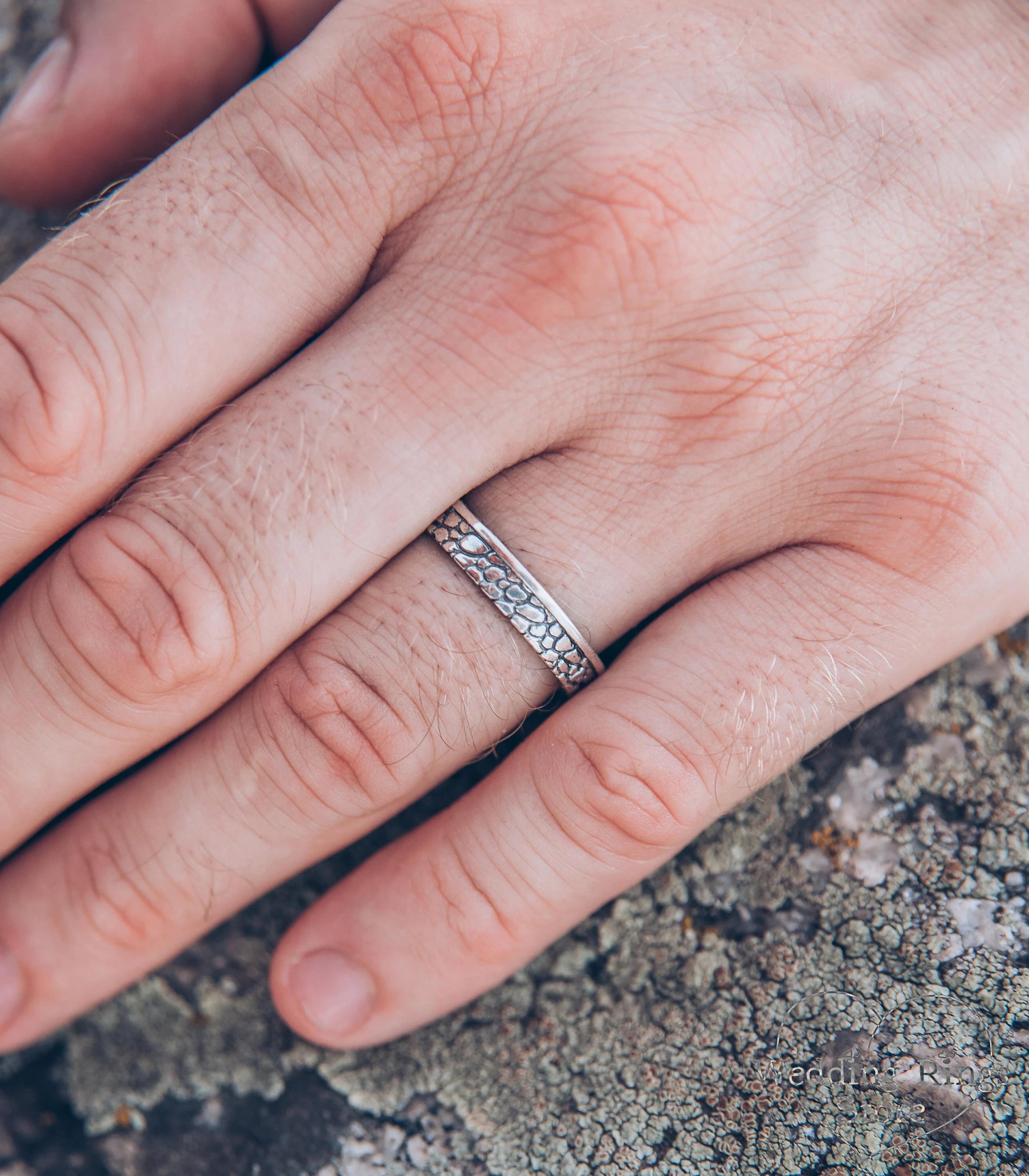 Casual Cracked Earthy Silver Wedding Band