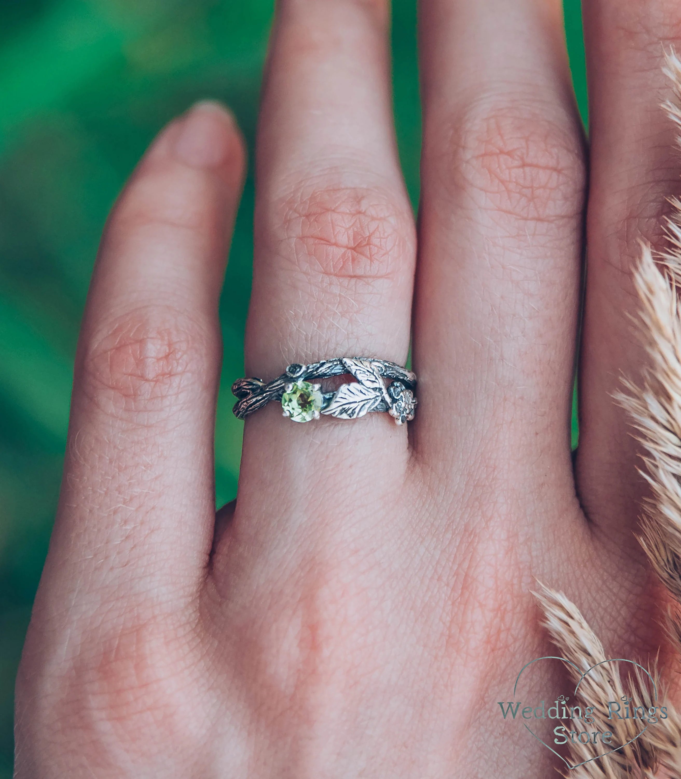 Dainty Branch and Leaves Peridot Ring – Flower on the Twig