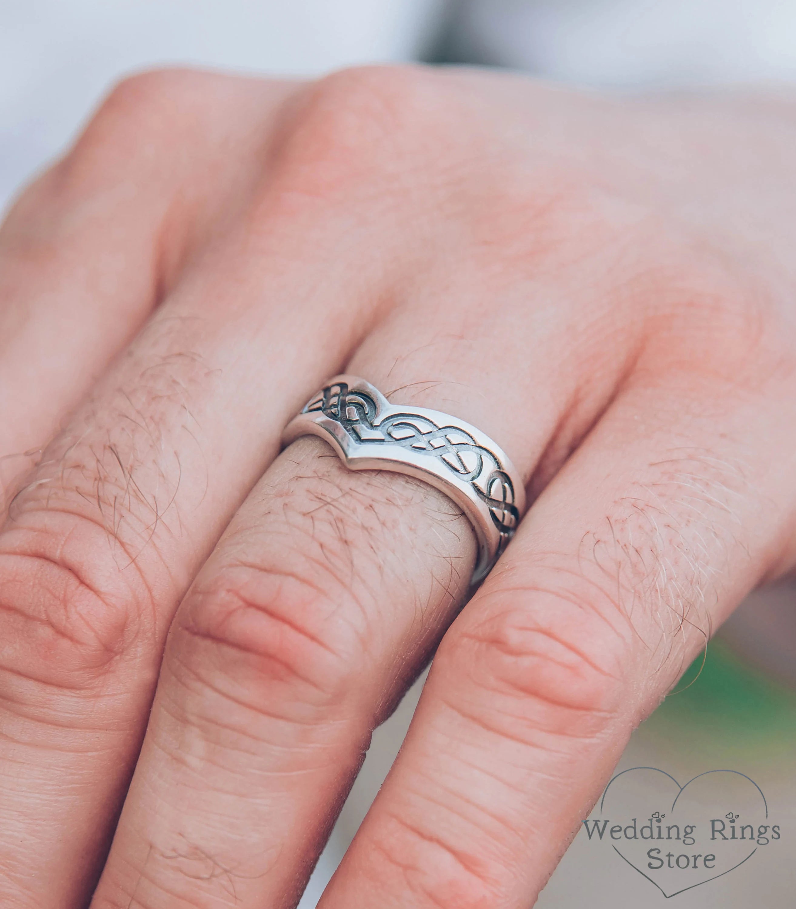 Chevron Irish knot Wedding Ring in durable Sterling Silver