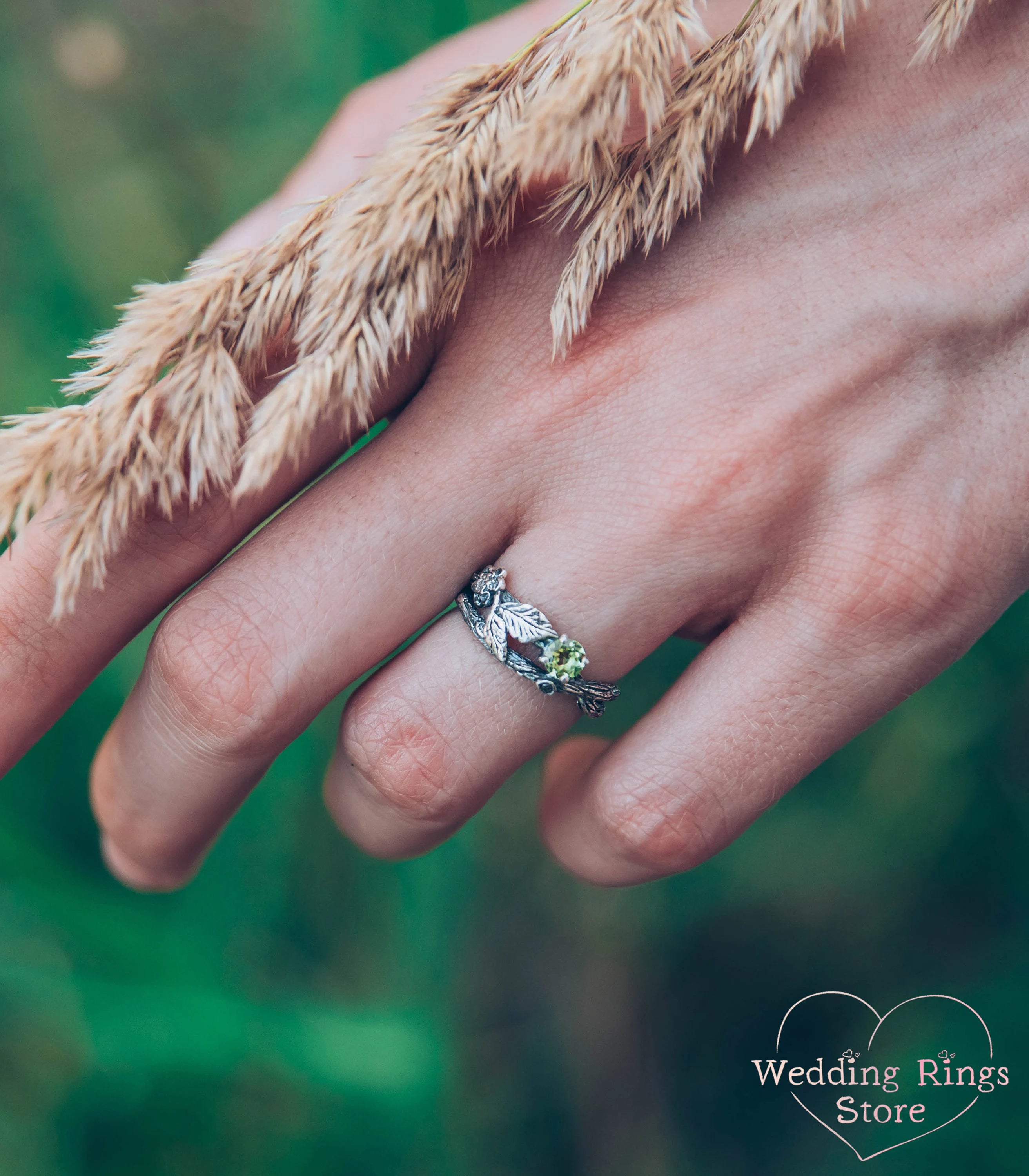 Dainty Branch and Leaves Peridot Ring – Flower on the Twig