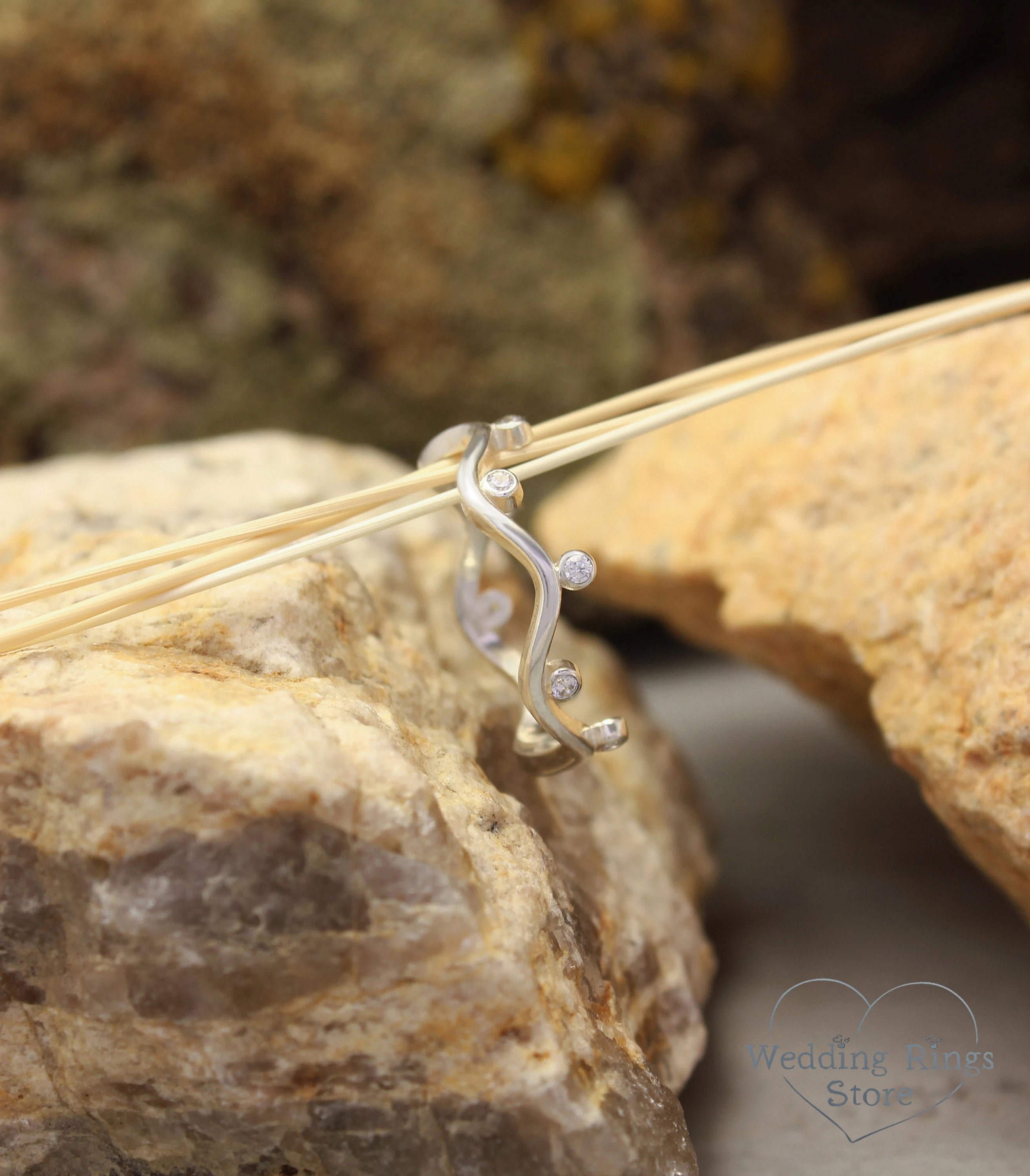 Dainty Wavy Ring with Garnets — Birthstone Minimalist Ring for Her