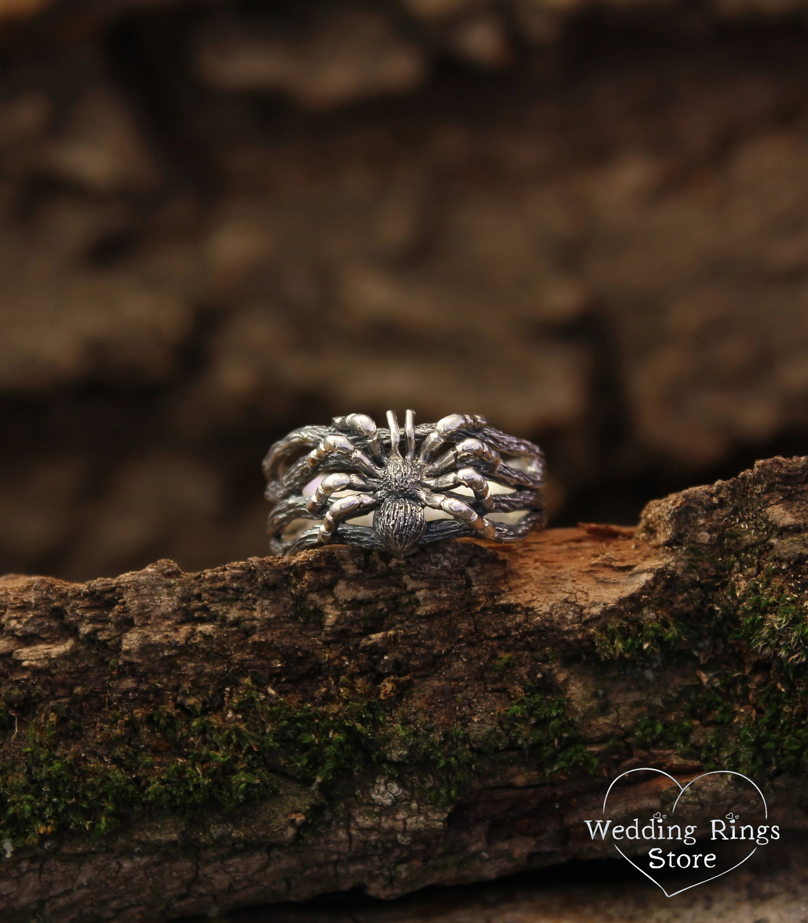 Eye-catching Silver Spider Ring in Gothic Style