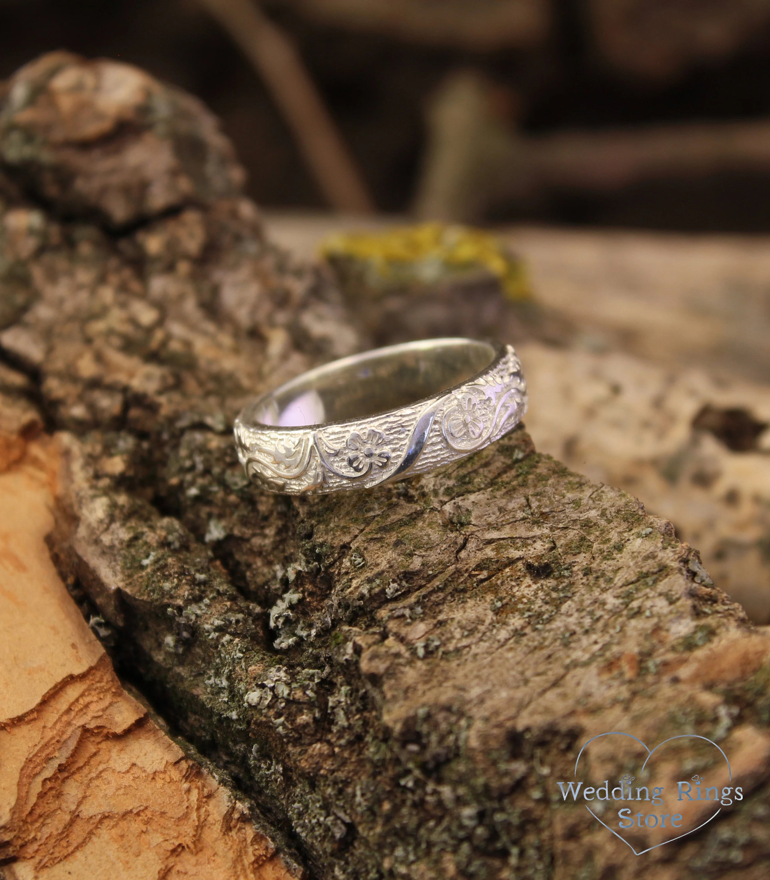 Floral Silver Ring with engraved Flowers and Leaves