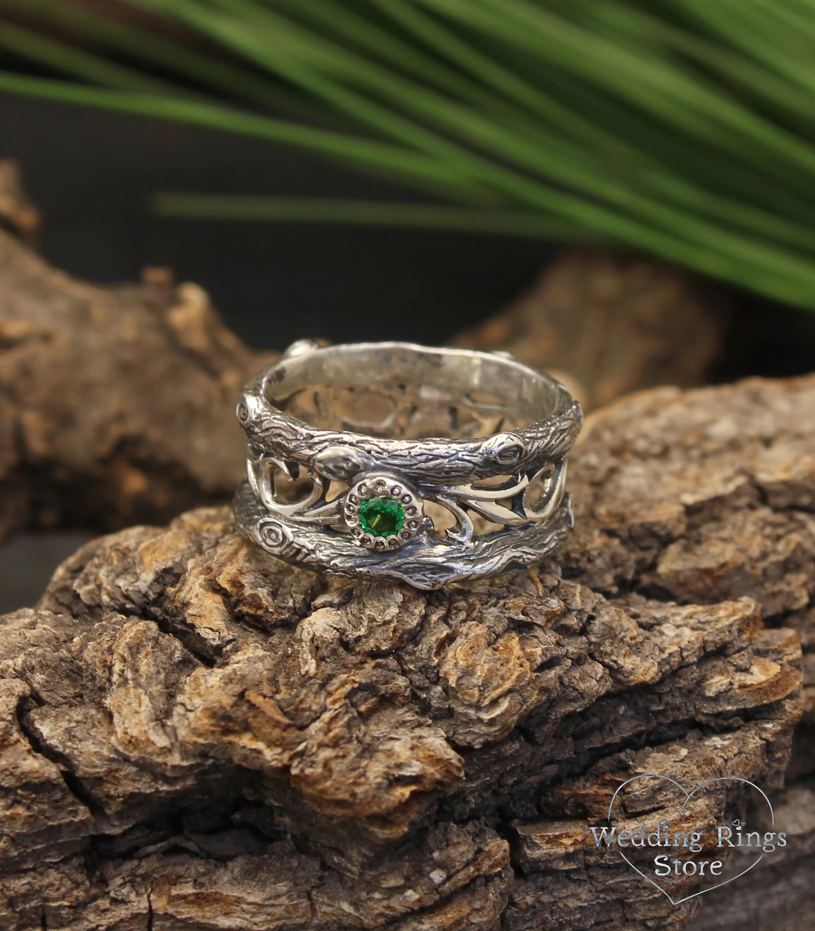 Emerald Wedding Ring in rustic manner and Vintage style Scrollwork