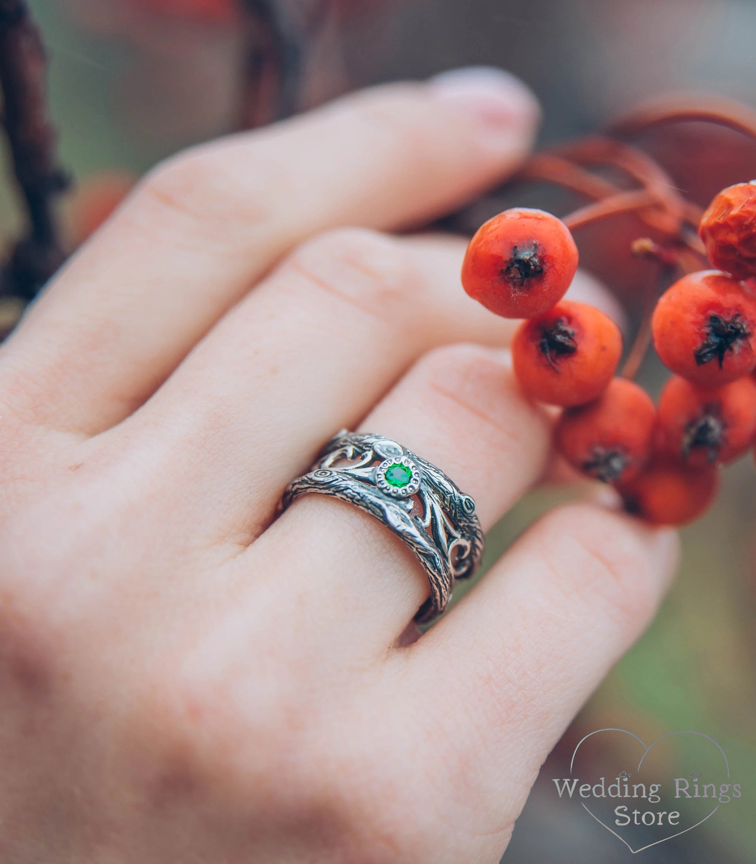 Emerald Wedding Ring in rustic manner and Vintage style Scrollwork