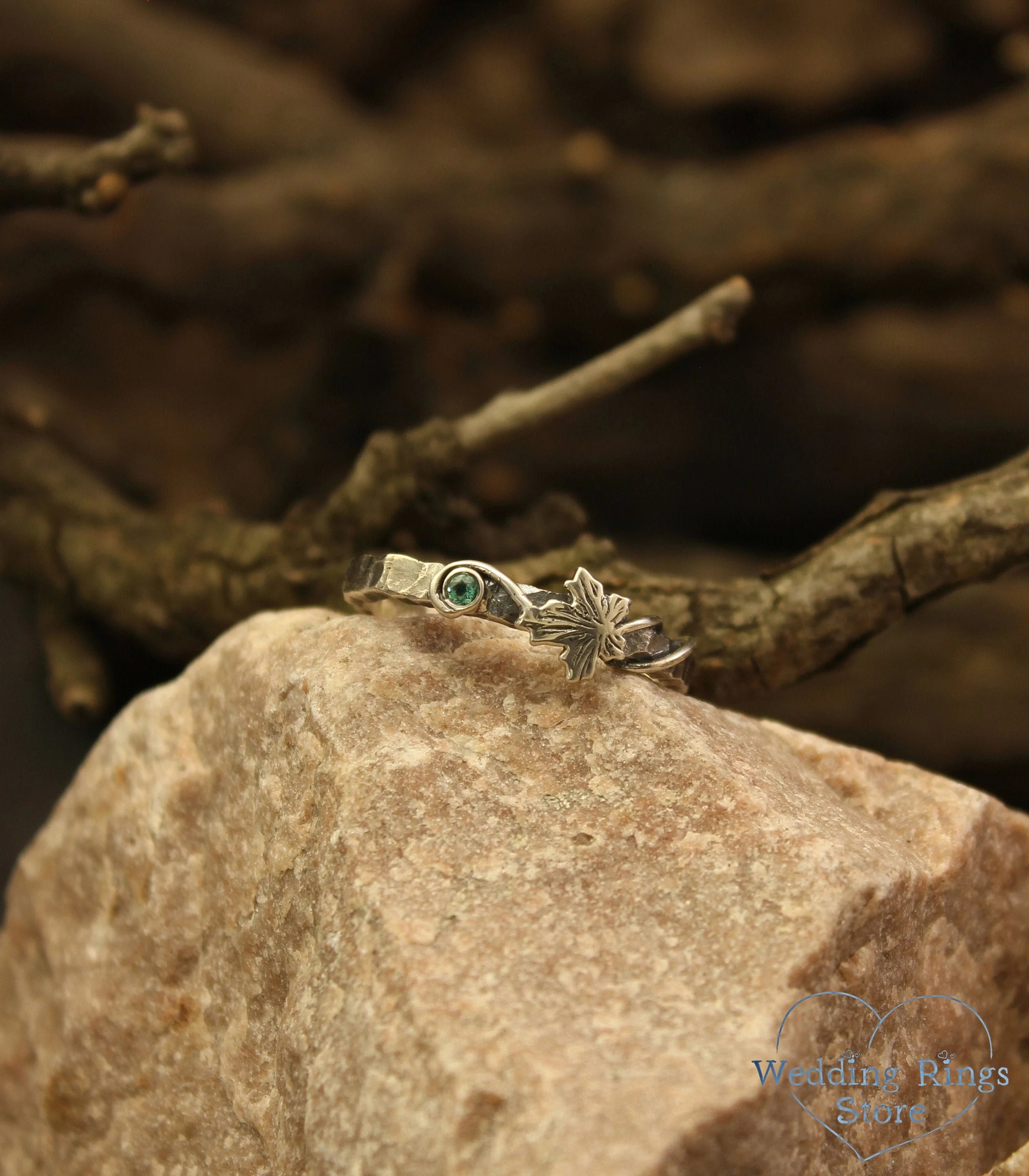 Emerald Hammered Ring with a Maple Leaf — Women's rocky Wedding Band